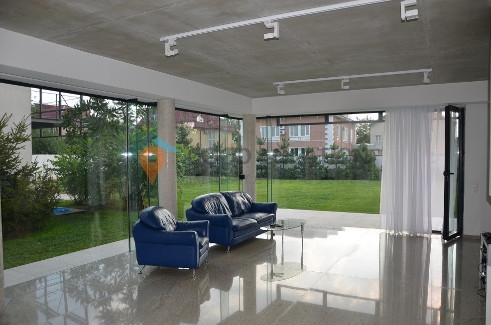 Modern, bright, fresh villa on Iancu Nicolae Street